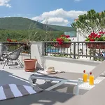 Apartament Nada *